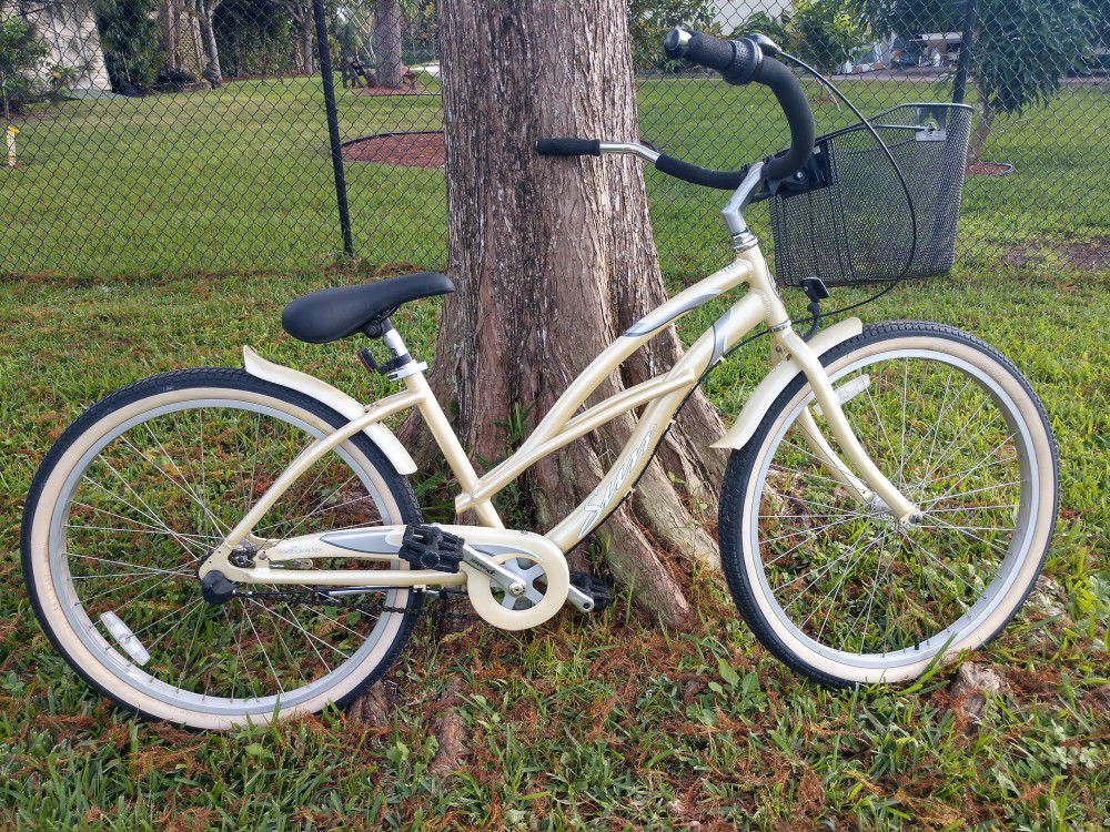 Sun bikes 3 speed cruiser with basket (26 inch wheels)