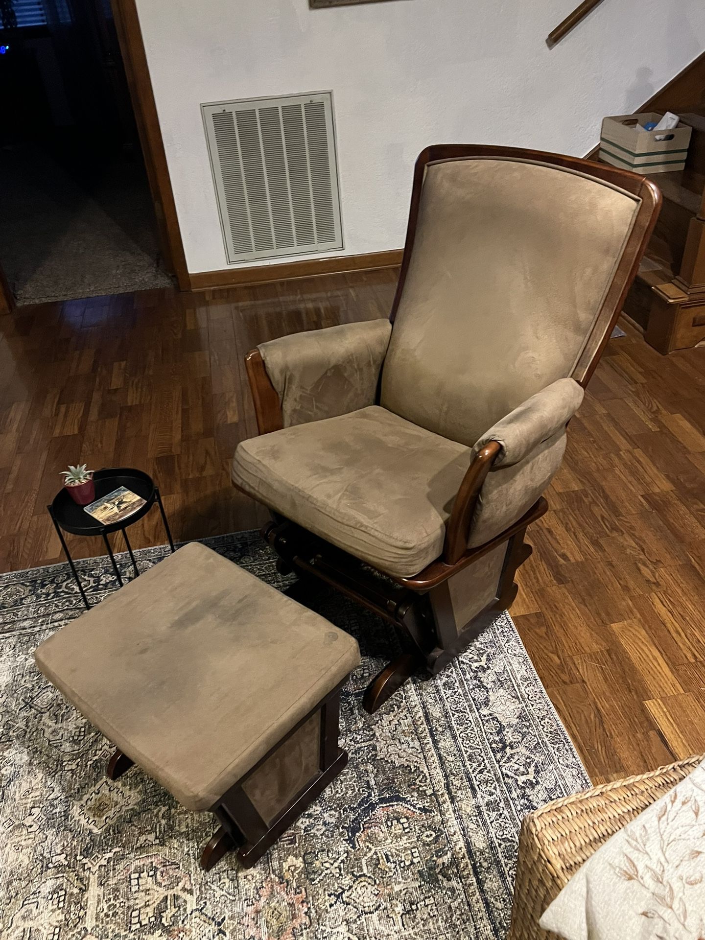 Ashley Chaise Furniture