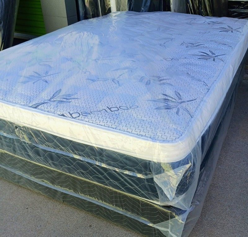 Queen Size Mattress Euro pillow Top And Box Spring