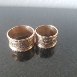 Men and Women's Matching 18k Gold Rings