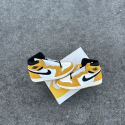 Jordan 1 High Ochre Yellow Size 10 Men Brand New