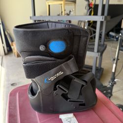 Fracture Boot Brace 