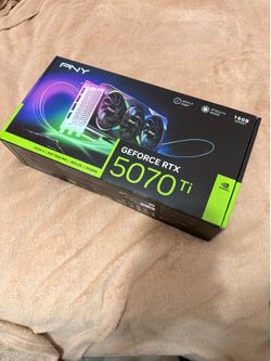 PNY NVIDIA GeForce RTX™ 5070 Ti Epic-X™ ARGB Triple Fan, Graphics Card (16GB GDDR7, 256-bit, Boost Speed: 2452 MHz, PCIe® 5.0, HDMI®/DP 2.1, 2.98-Slot