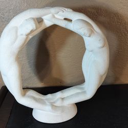 Vintage Royal Haeger 1994 Circle of Love Sculpture .  See Full Description 