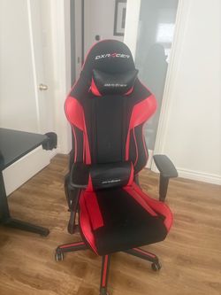 DXRacer Computer/Pro Gaming Chair and table