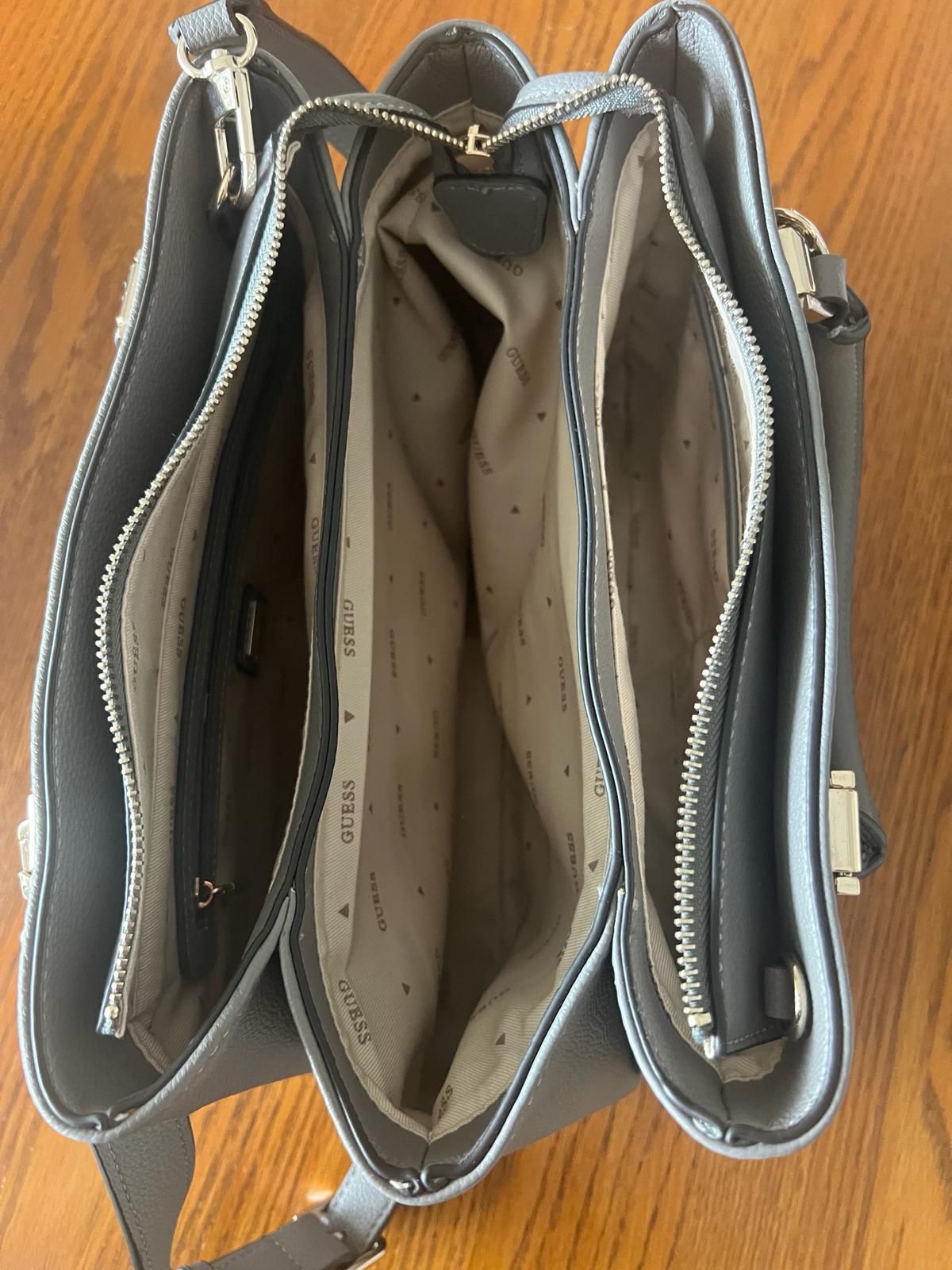 Brand New guess Purse