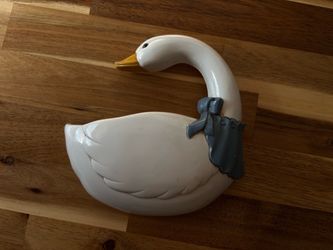 vintage 1980s white goose pocket planter