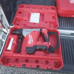 Milwaukee
1-3/4 in. SDS-MAX Rotary
Hammer
