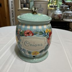 Pioneer Woman Onion Keeper