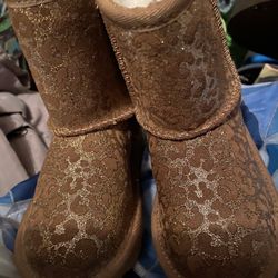 Ugg Girls Size 7