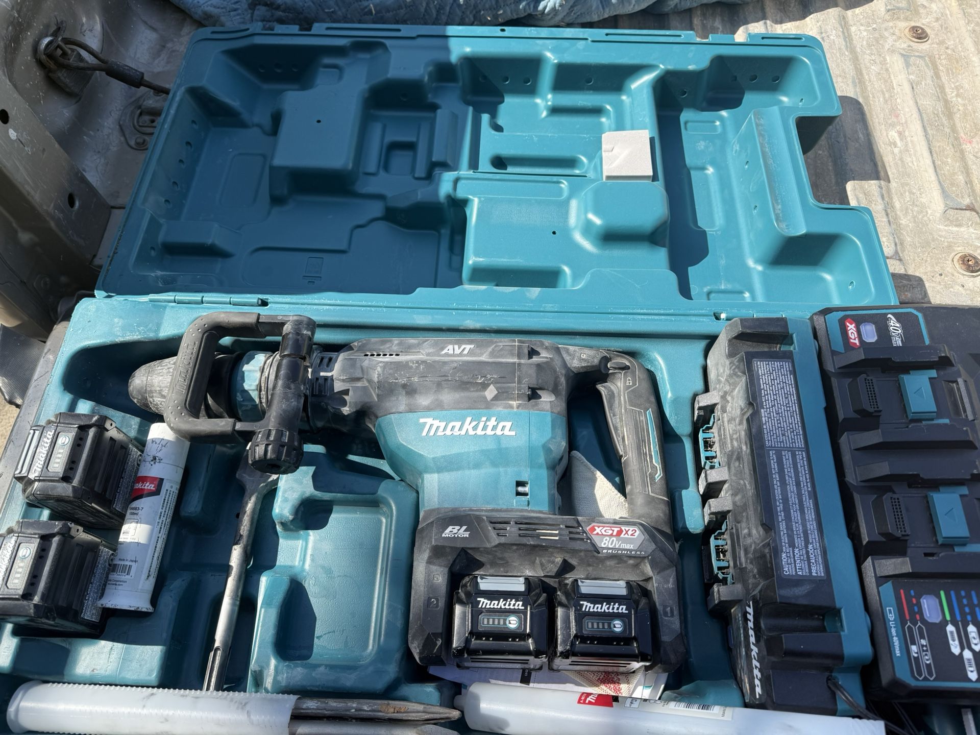 Makita Cordless hammer