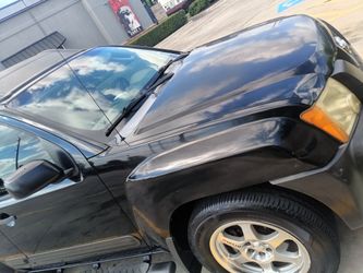 vendo Nissan exterra corriendo al 100 título azul ano 2008 estiker vigente todo está muy bien