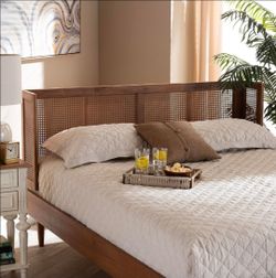 🔥 Mid-Century Modern Rattan Wraparound Headboard – Queen Size – Walnut Finish