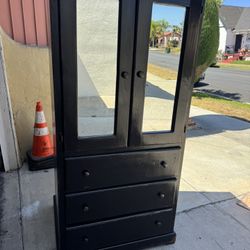 Armoire
