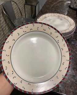 CHRISTMAS PLATES DINNER PLATES SET DEBBIE MUMM SANTA'S SPIRIT CHRISTMAS DISHES CHRISTMAS PLATES