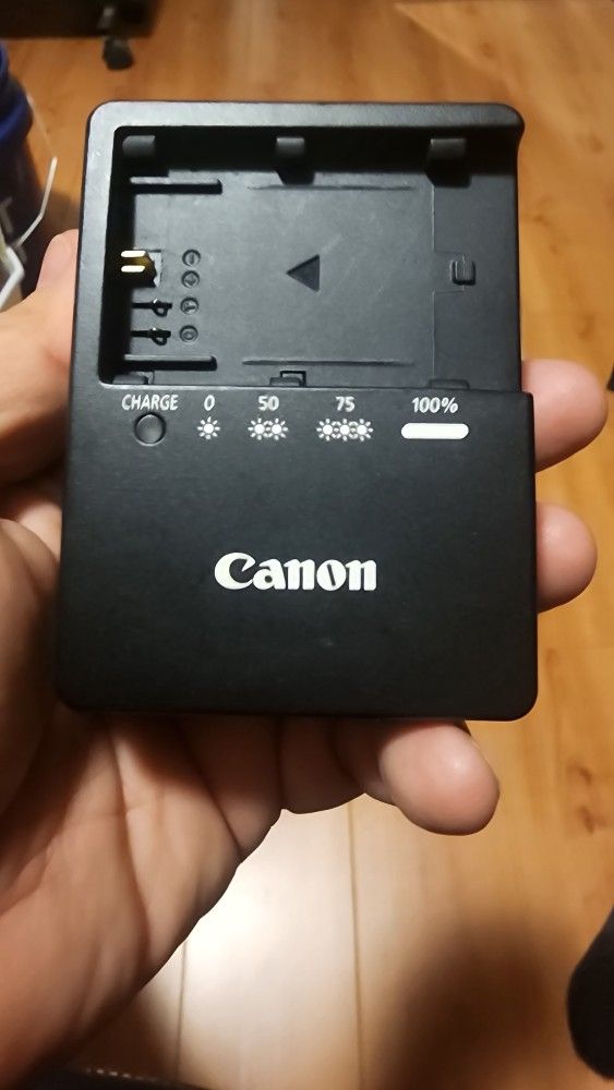 Canon Wall Mount LC-E6 Battery Charger