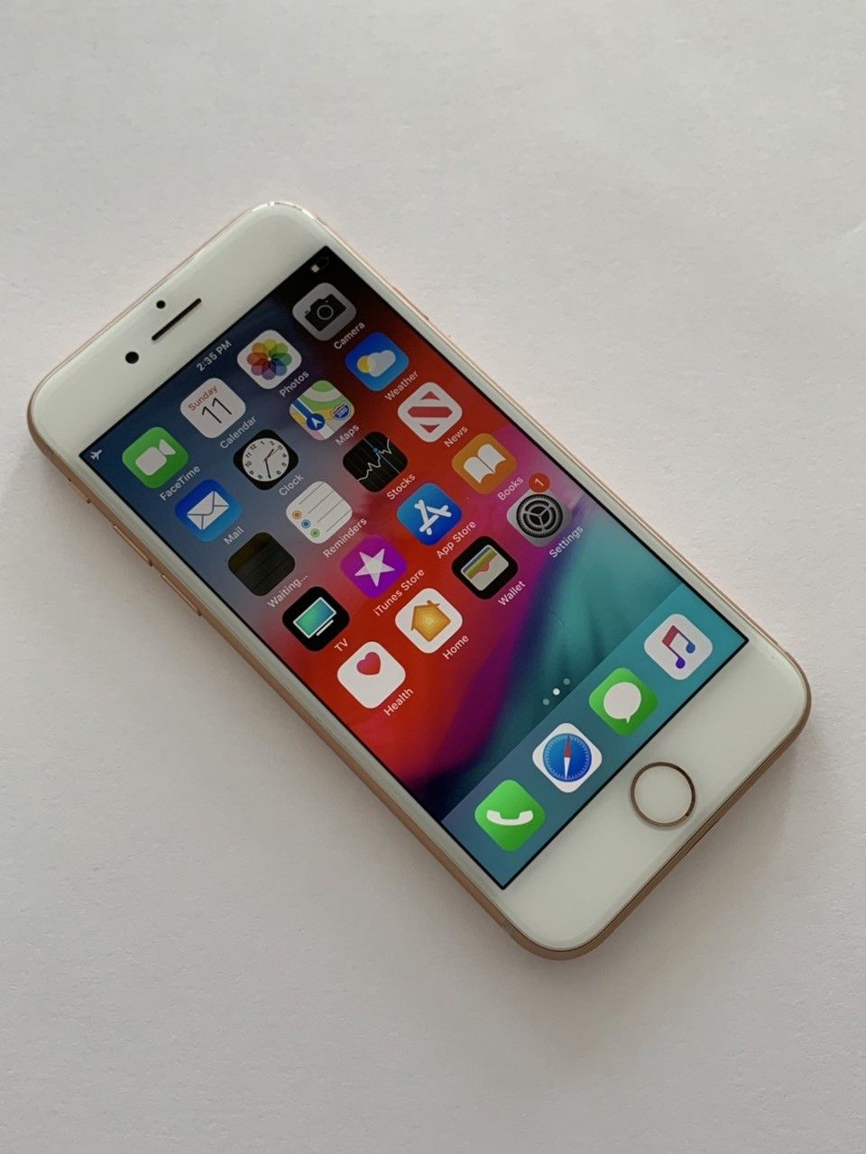 IPHONE 8 64 GB FACTORY UNLOCKED EXCELLENT CONDITION