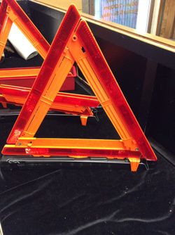 Sate-Lite Emergency Warning Triangles Item