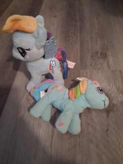 2 rainbow dash plushies