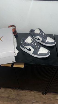 AUTHENTIC AIR JORDAN 1 LOW (ESCONDIDO )