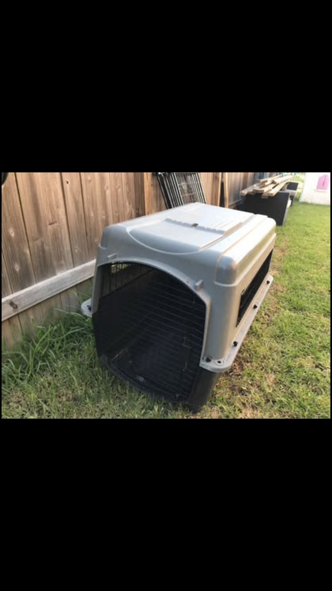 XXL Plastic pet dog kennel approx. 40”x32x28”