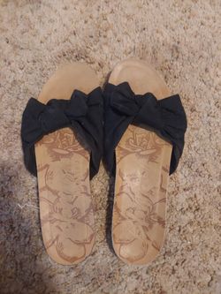 Women’s Bow Sandals – Size 9.5