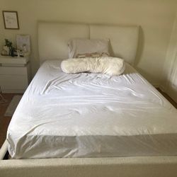 Queen Bed 