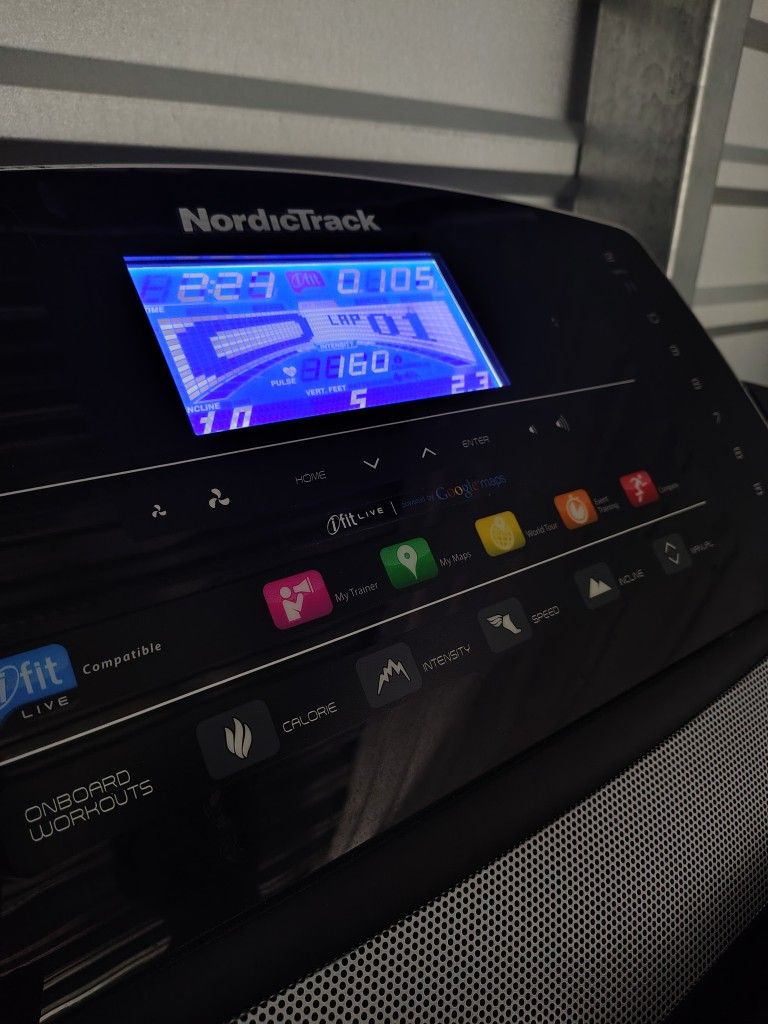 Nordicktrack C900 Treadmill GREAT DEAL! $200 Good Condition and Heavy Duty, Professional!