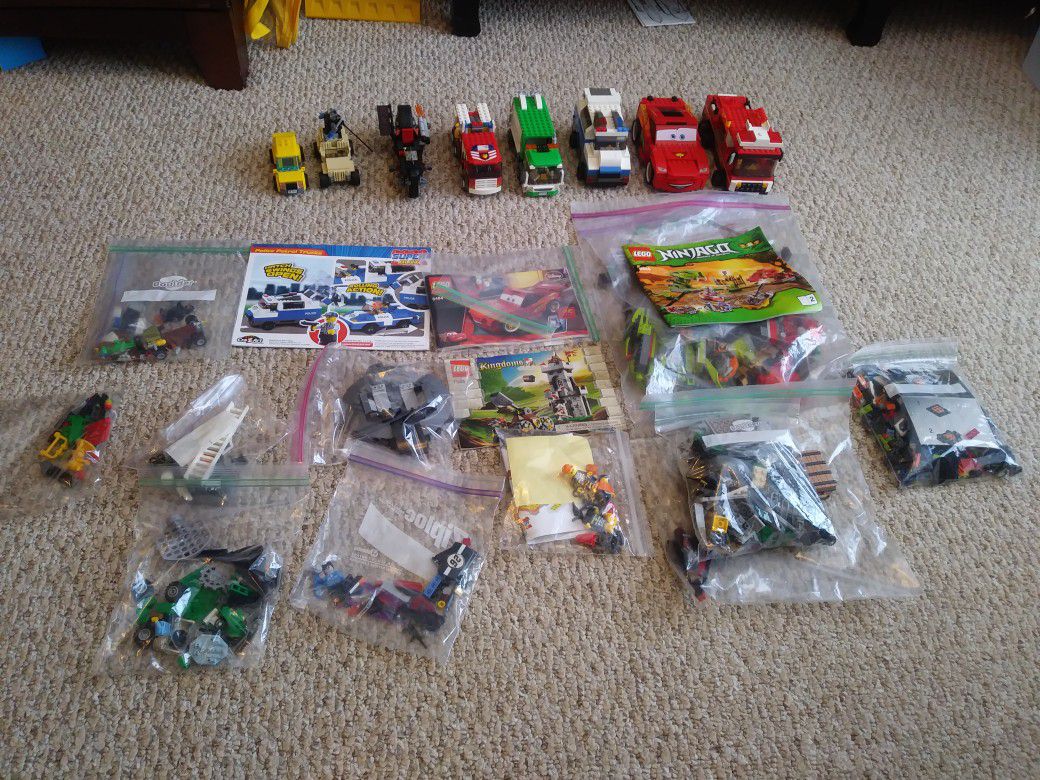 LEGO miscellaneous lot of sets and pieces