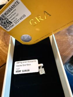 Beautiful moissanite pendant