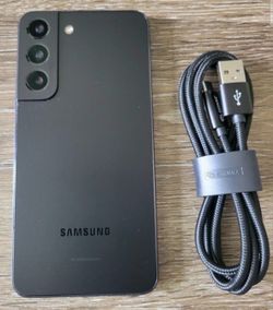 New Condition! 📱Unlocked ~Samsung Galaxy S22  ~Any Sim Card!