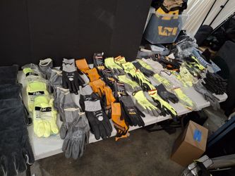 Work Gloves New. Read Details