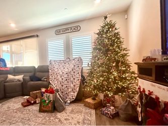 7 1/2 foot beautiful Christmas Tree