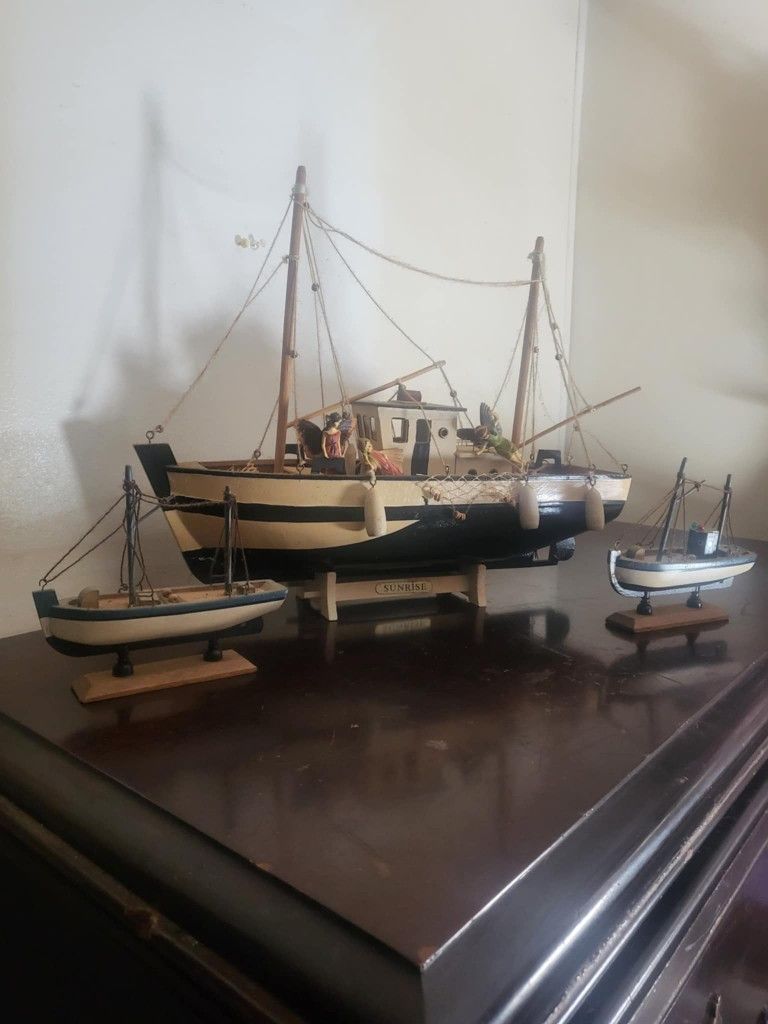 Wooden Shrimp Boat Set