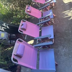 4 Foldable Pink Lawn Chairs