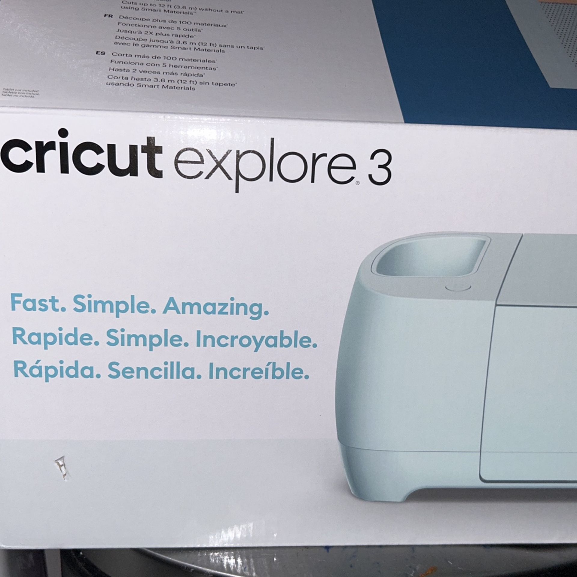 Cricut  Explore 3 Kit Wit Everything You Need