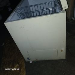 25 Cu Ft Deep Chest Freezer Me more