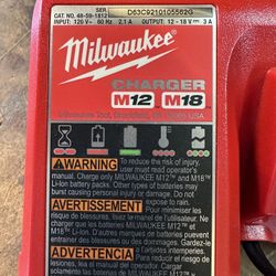 Milwaukee M18/M12 Charger