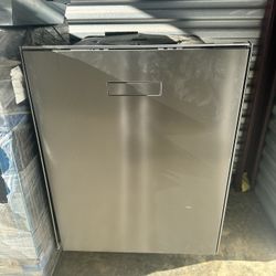 Brand New Dishwashing Machine (Never Used)