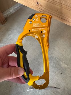 Petzl ASCENSION Right-Handed Rope Ascender