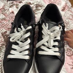 Women’s shoes