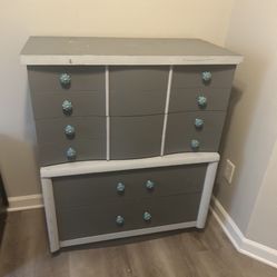 🛏️ Bedroom Furniture & Storage Items – Best Offer | Pickup Only