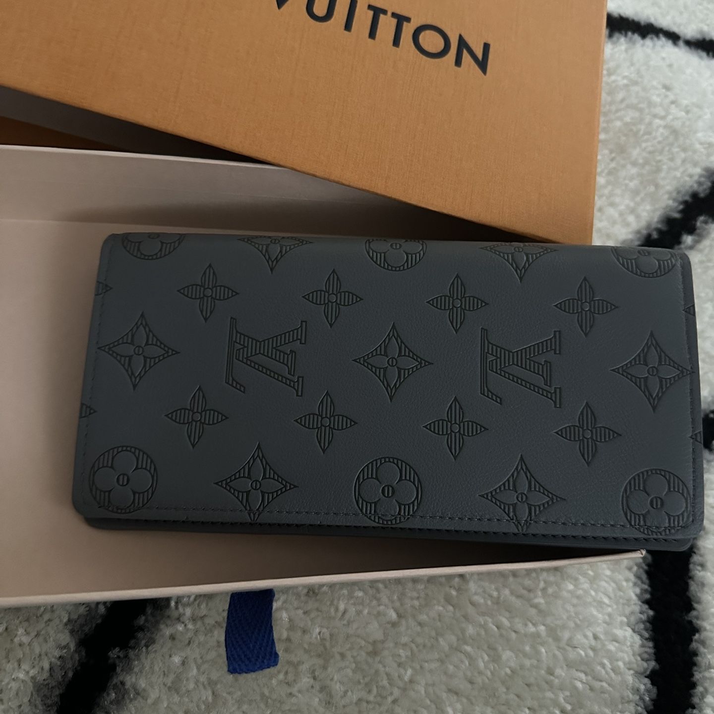 100% Like LV Wallets! for Sale in Las Vegas, NV - OfferUp