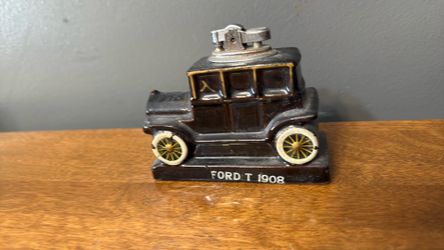 Vintage Amico Japan ceramic table lighter