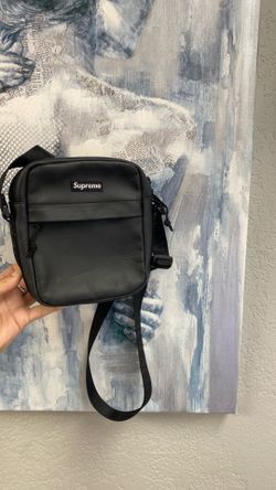 SUPREME SHOULDER BAG