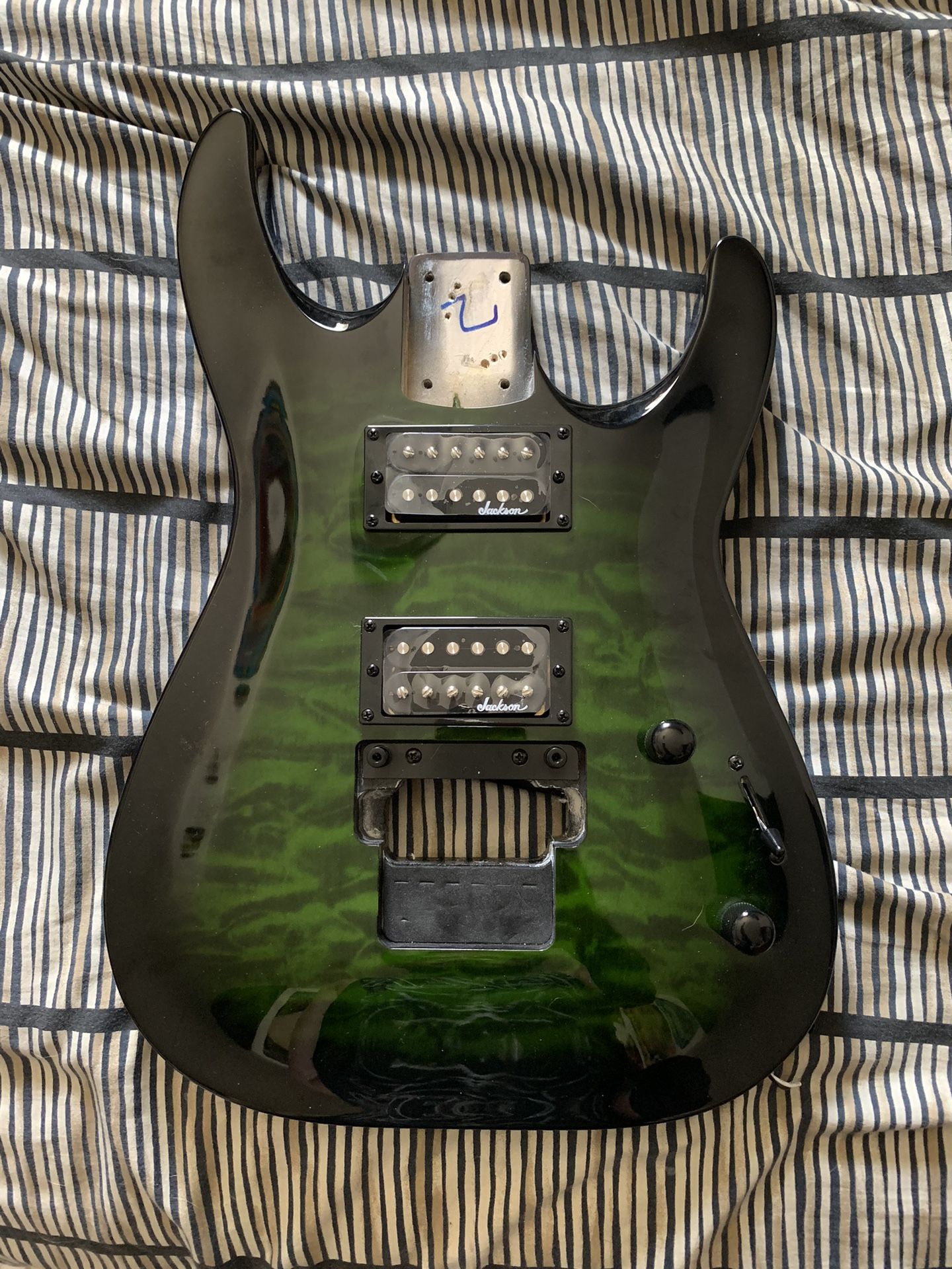 Jackson JS32Q Dinky Body