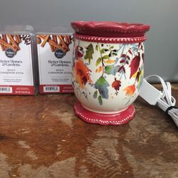 Like New Pioneer Woman Wax Melter & 2 Boxes Of Wax Melts