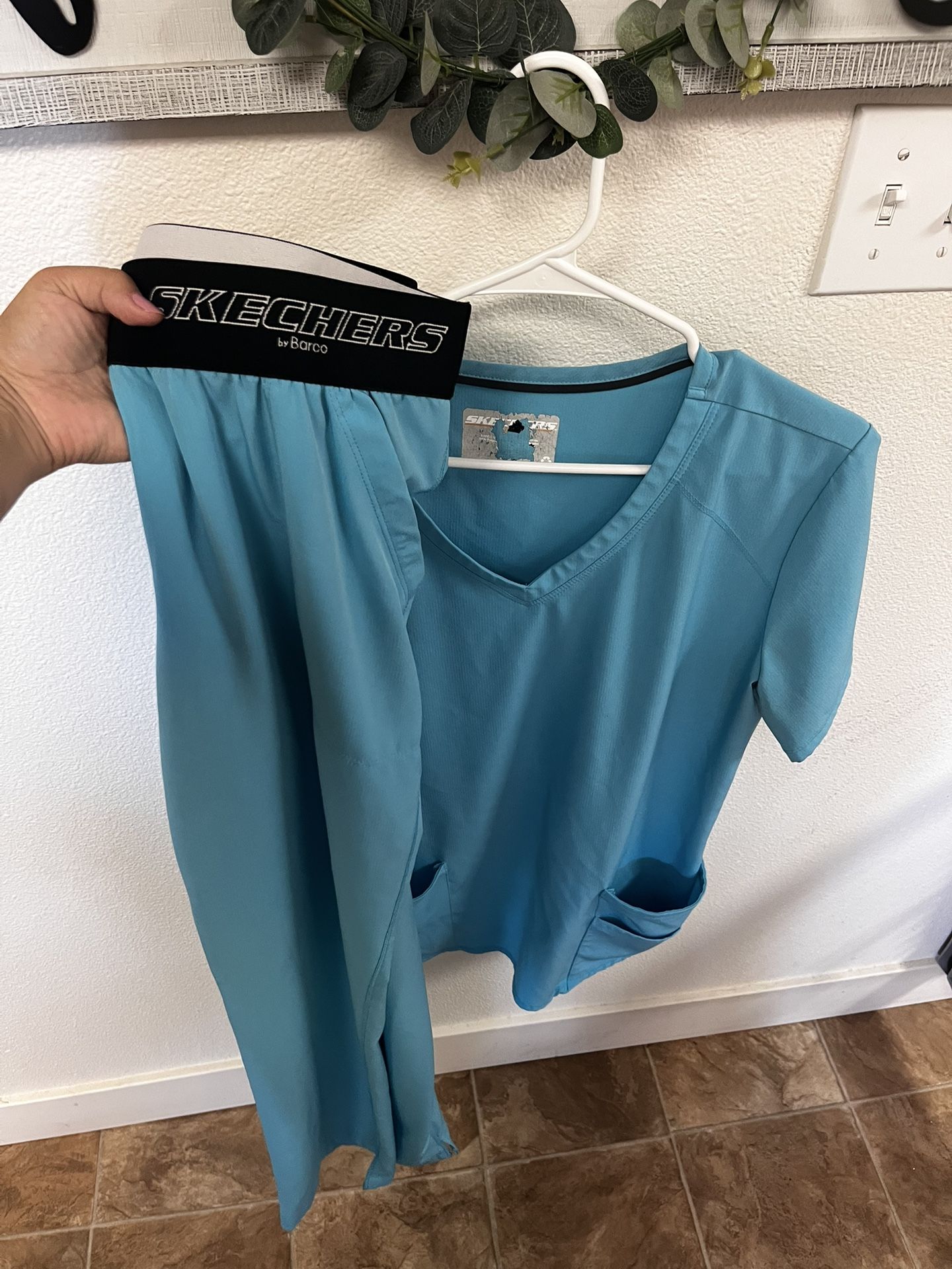 Nice Size Large Set of Light Blue Sketchers Womens Scrubs