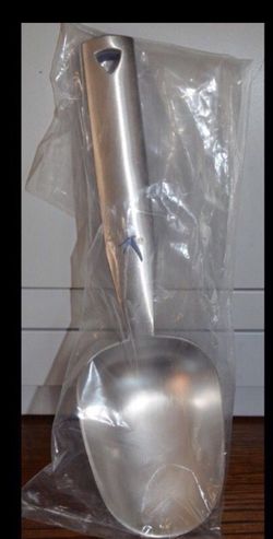 New Grey goose brand scooper for ice