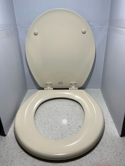 BEMIS round toilet seat open box